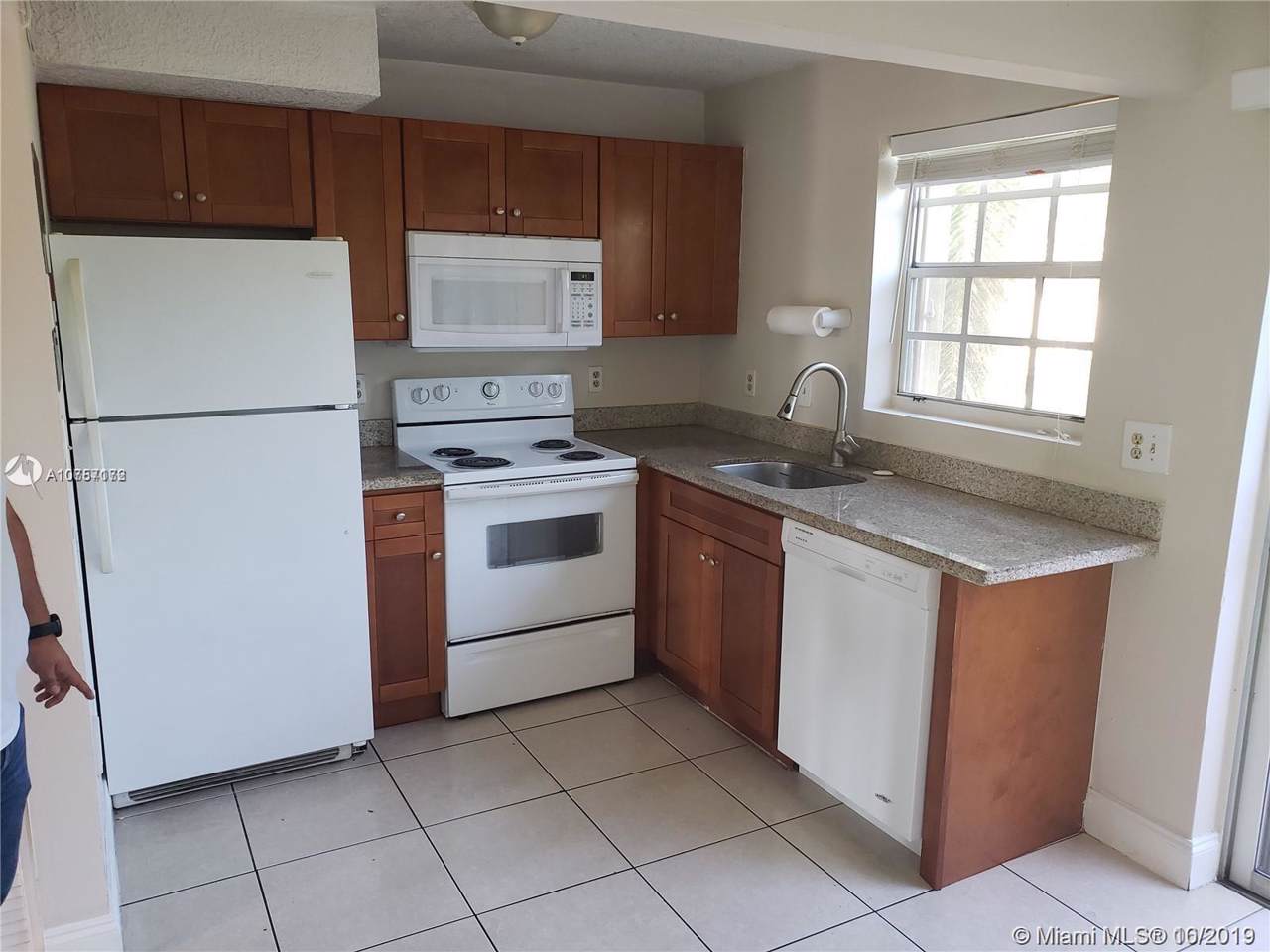 7510 152nd Ave - Photo 1