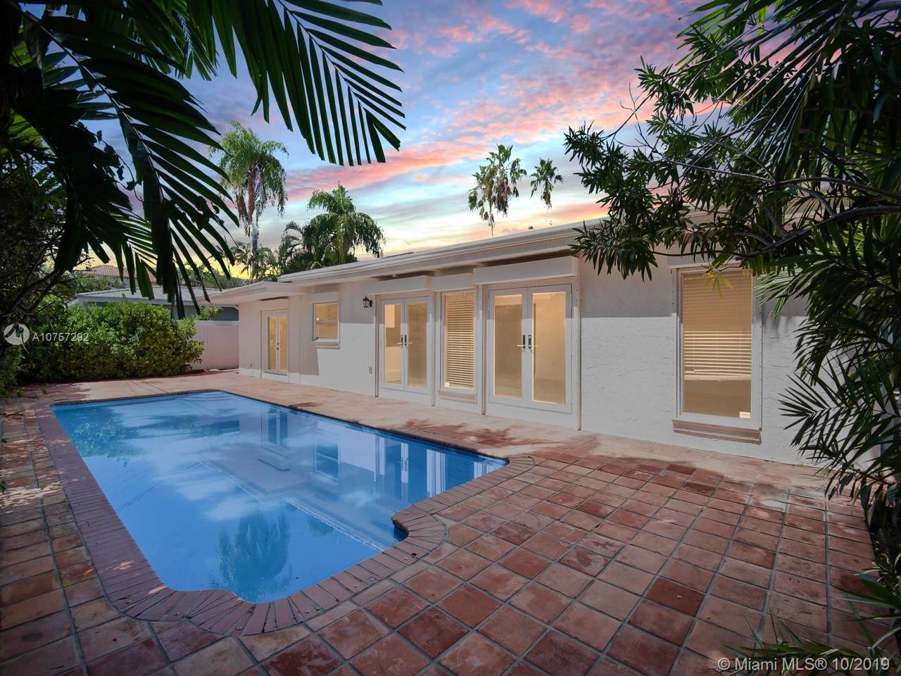 200 Mashta Dr - Photo 1