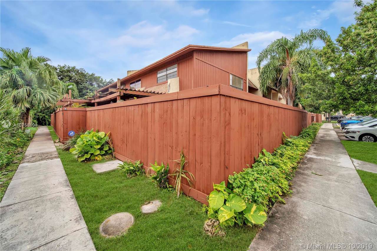 6724 114th Pl - Photo 1