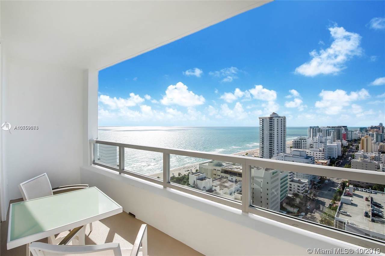 4401 Collins Ave - Photo 1