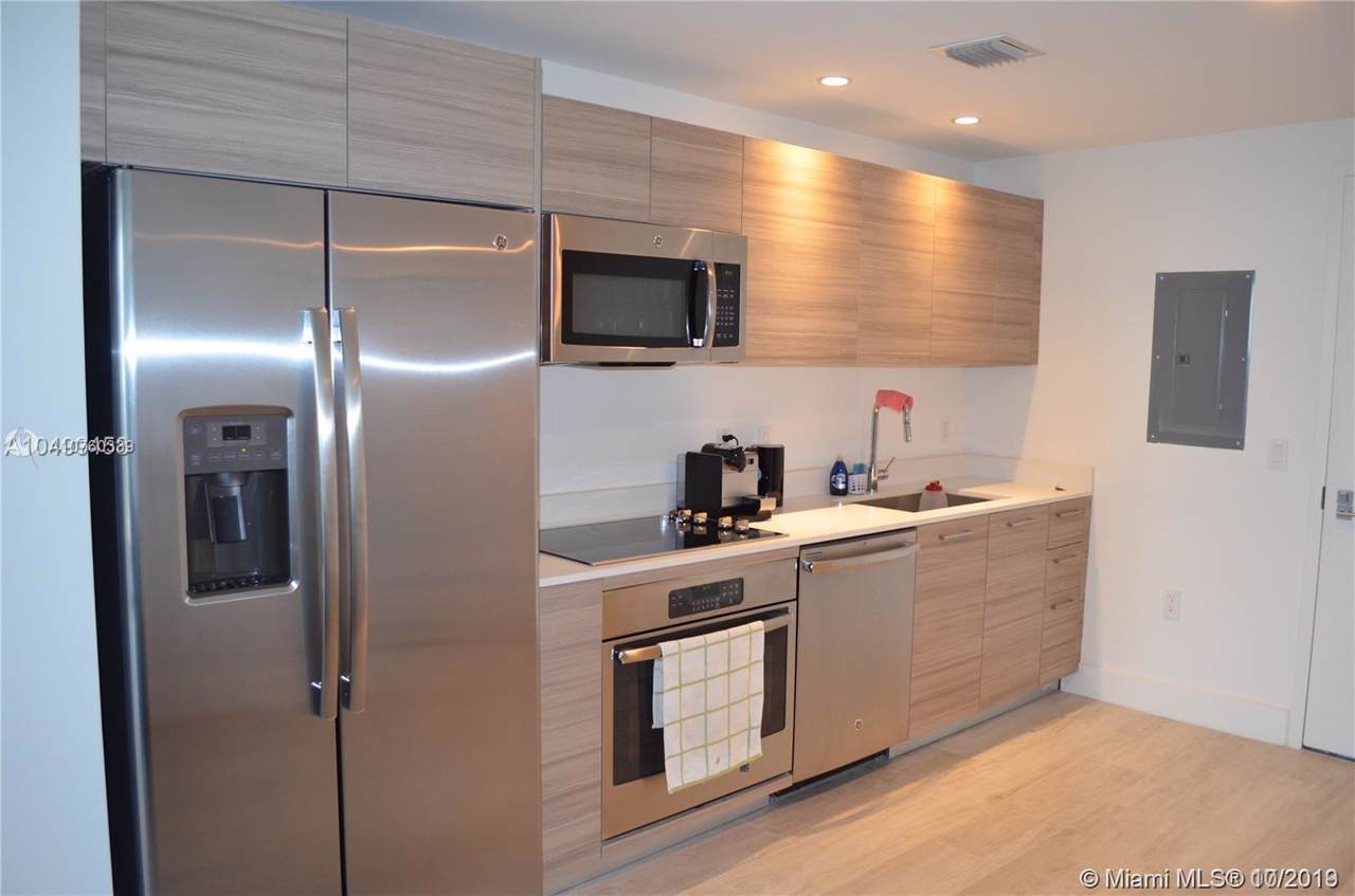 121 34th St - Photo 1