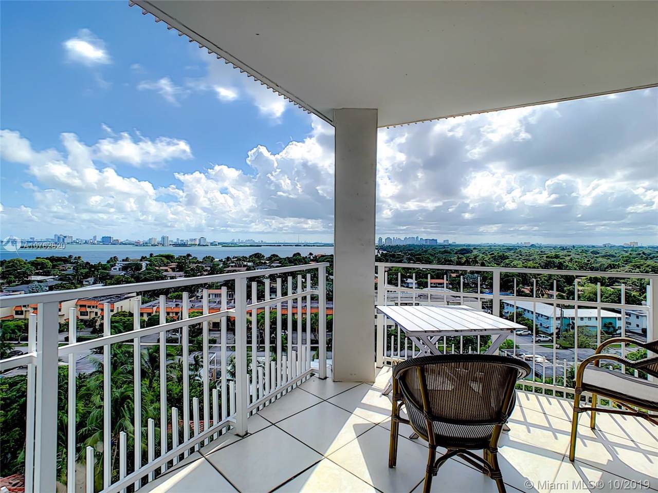 2000 Towerside Ter - Photo 1