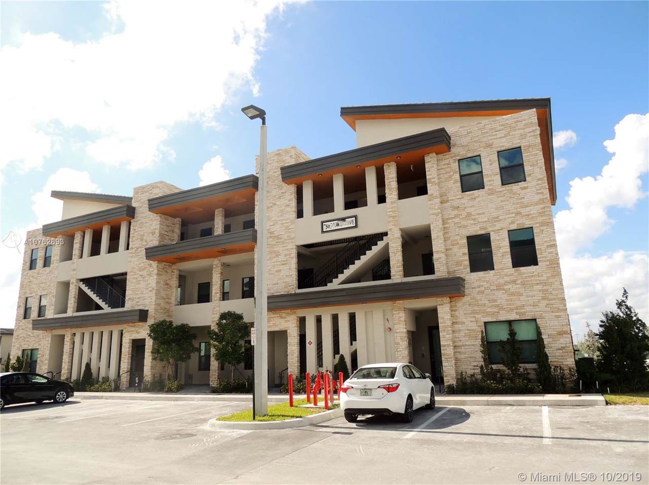 7865 104 AVE - Photo 1