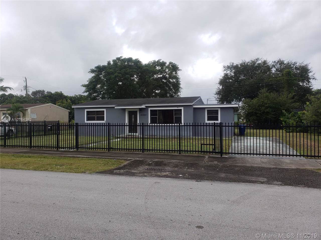 16920 33rd Ct - Photo 1