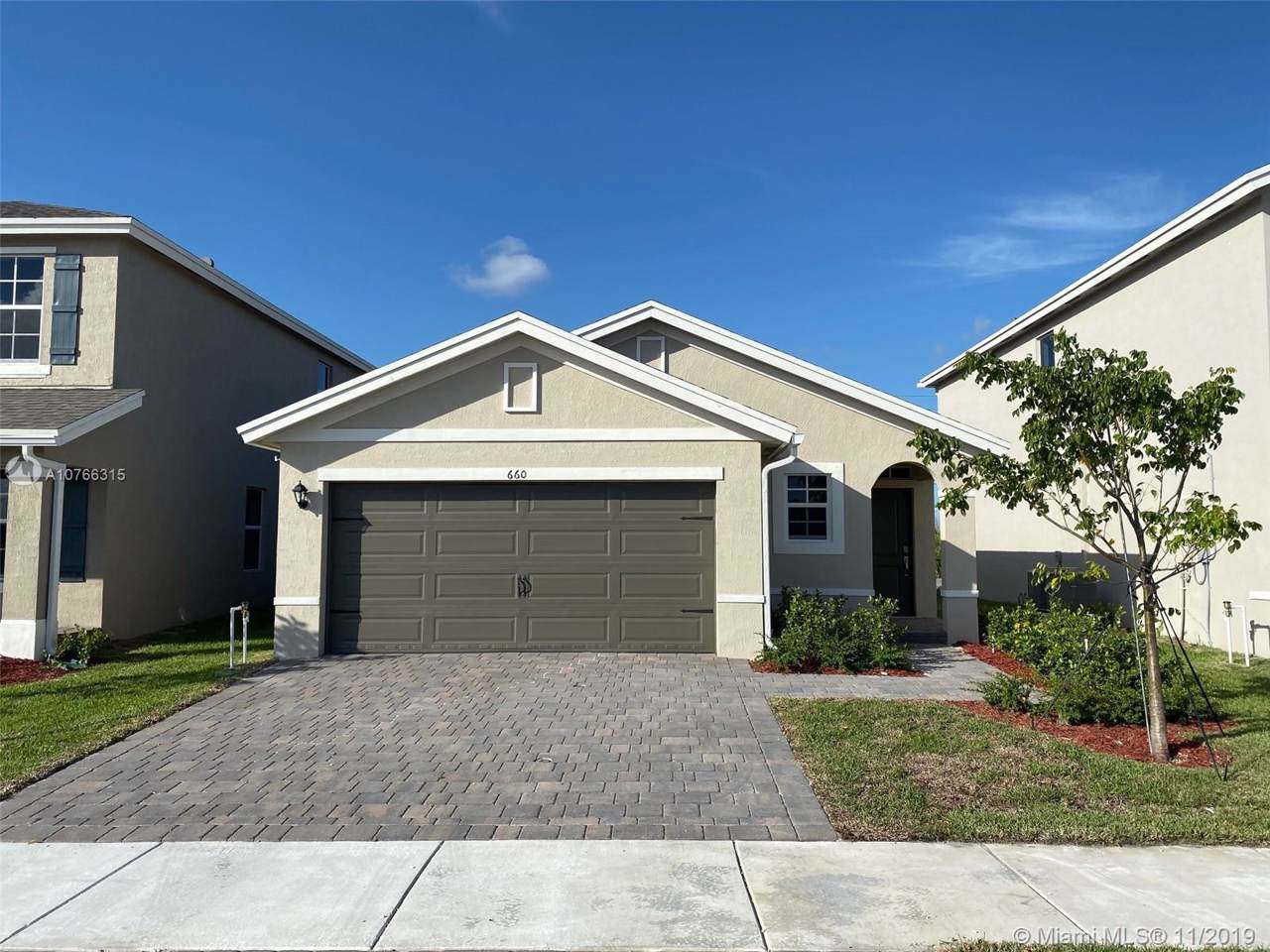 660 5th Way - Photo 1