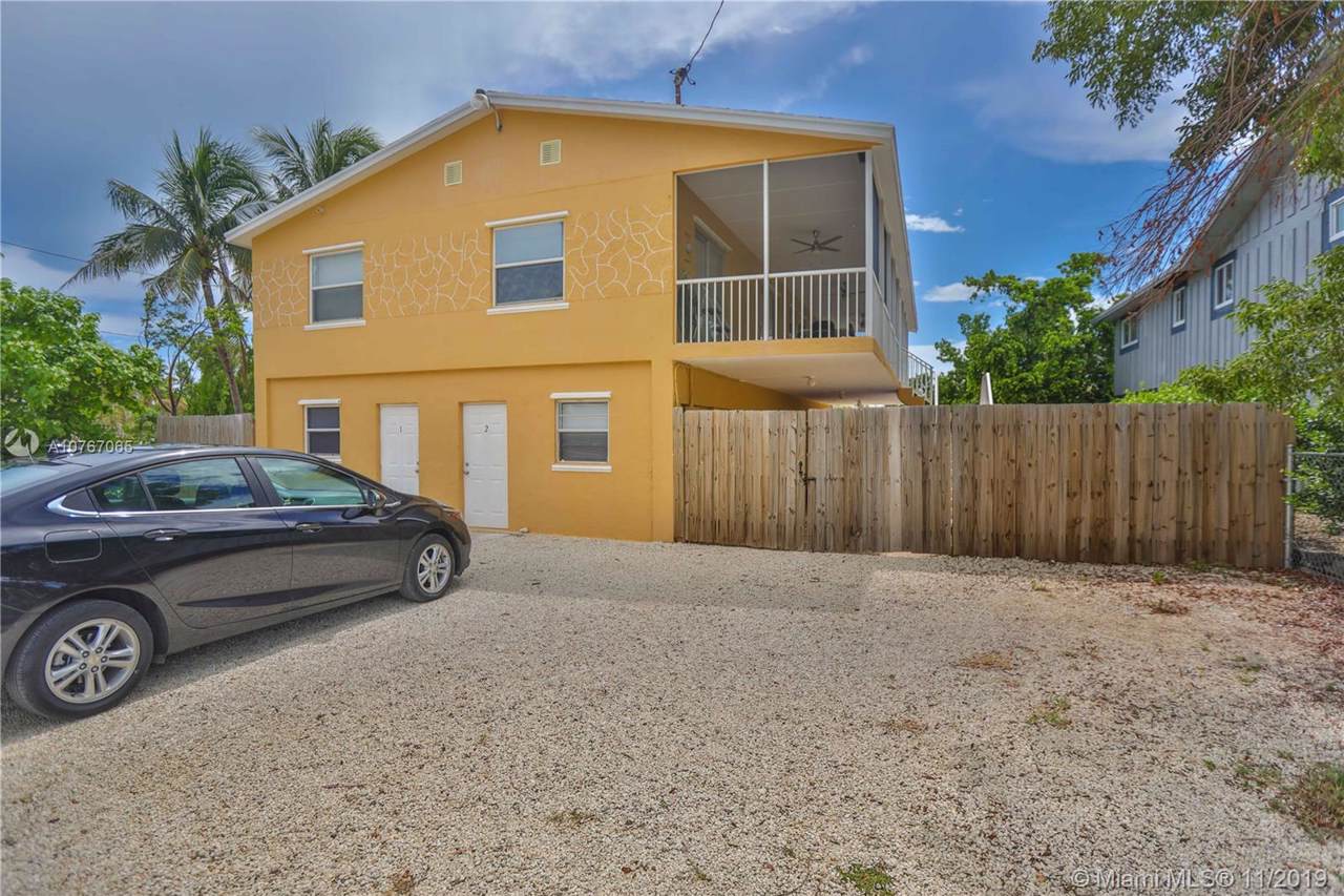 404 Mahogany Cir - Photo 1