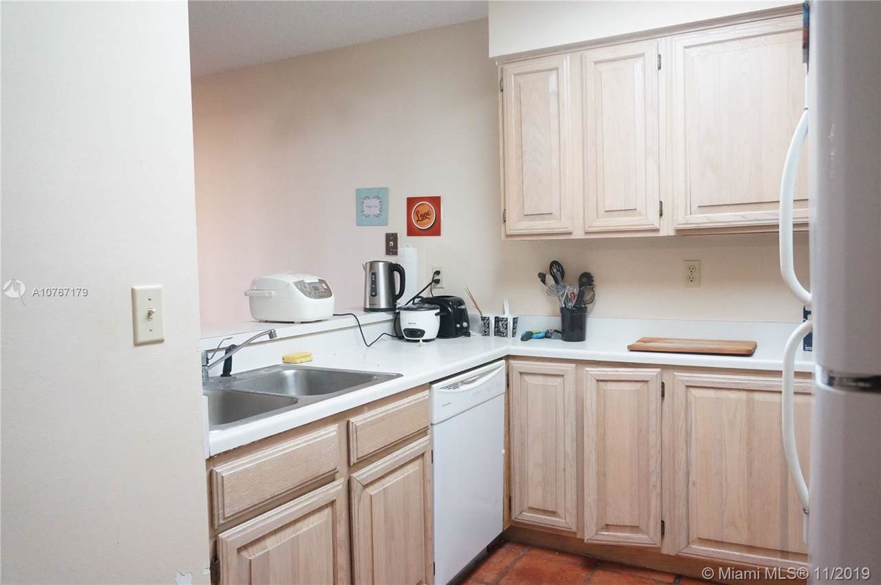 1280 Alhambra Cir - Photo 1