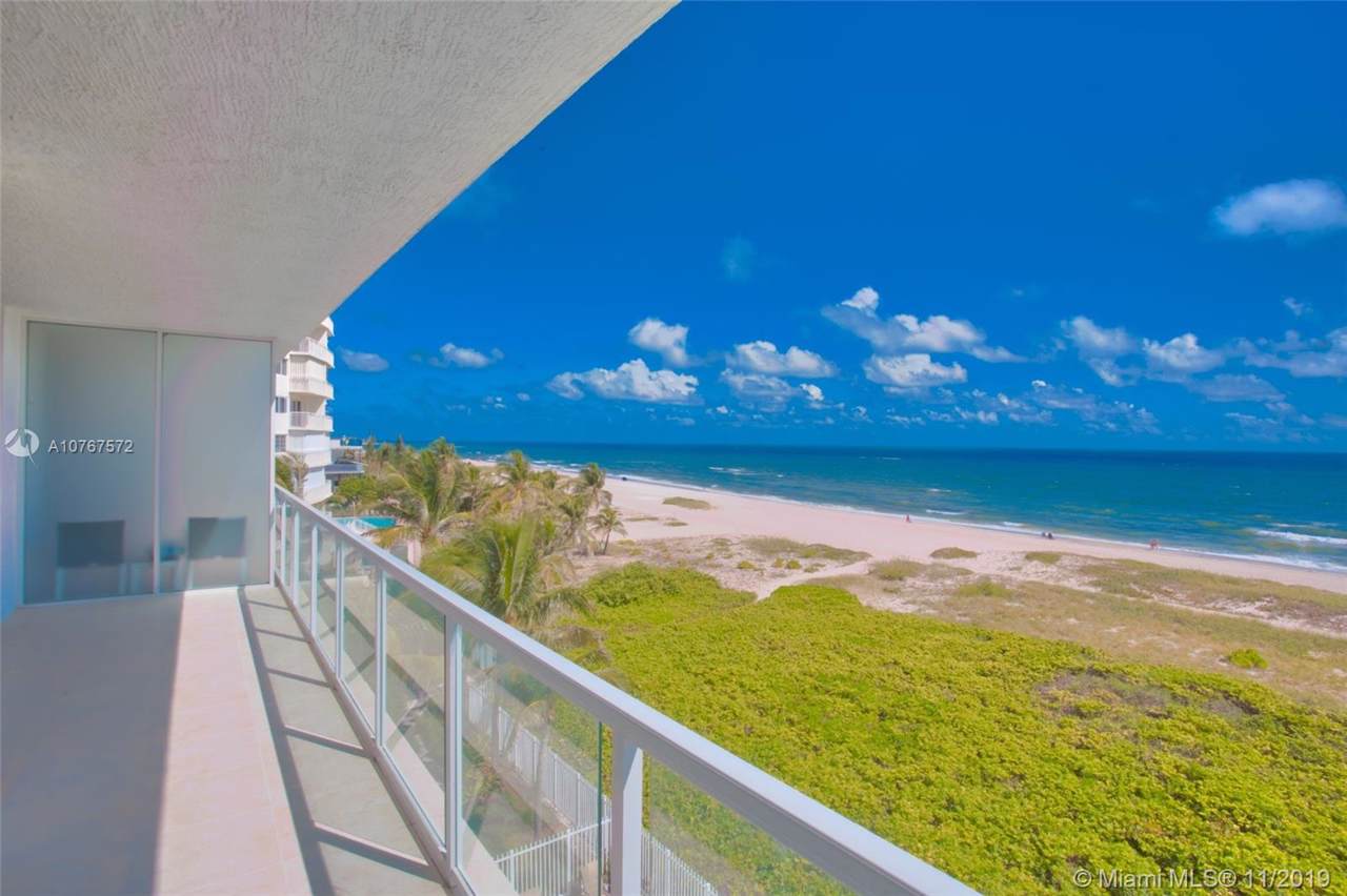704 Ocean Blvd - Photo 1