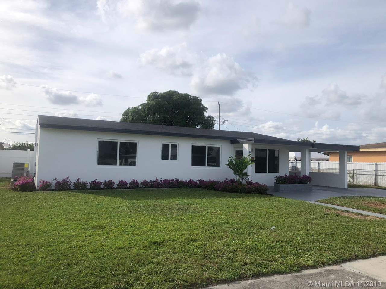 18500 29th Ct - Photo 1
