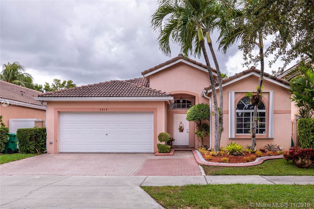 5414 111th Ct - Photo 1