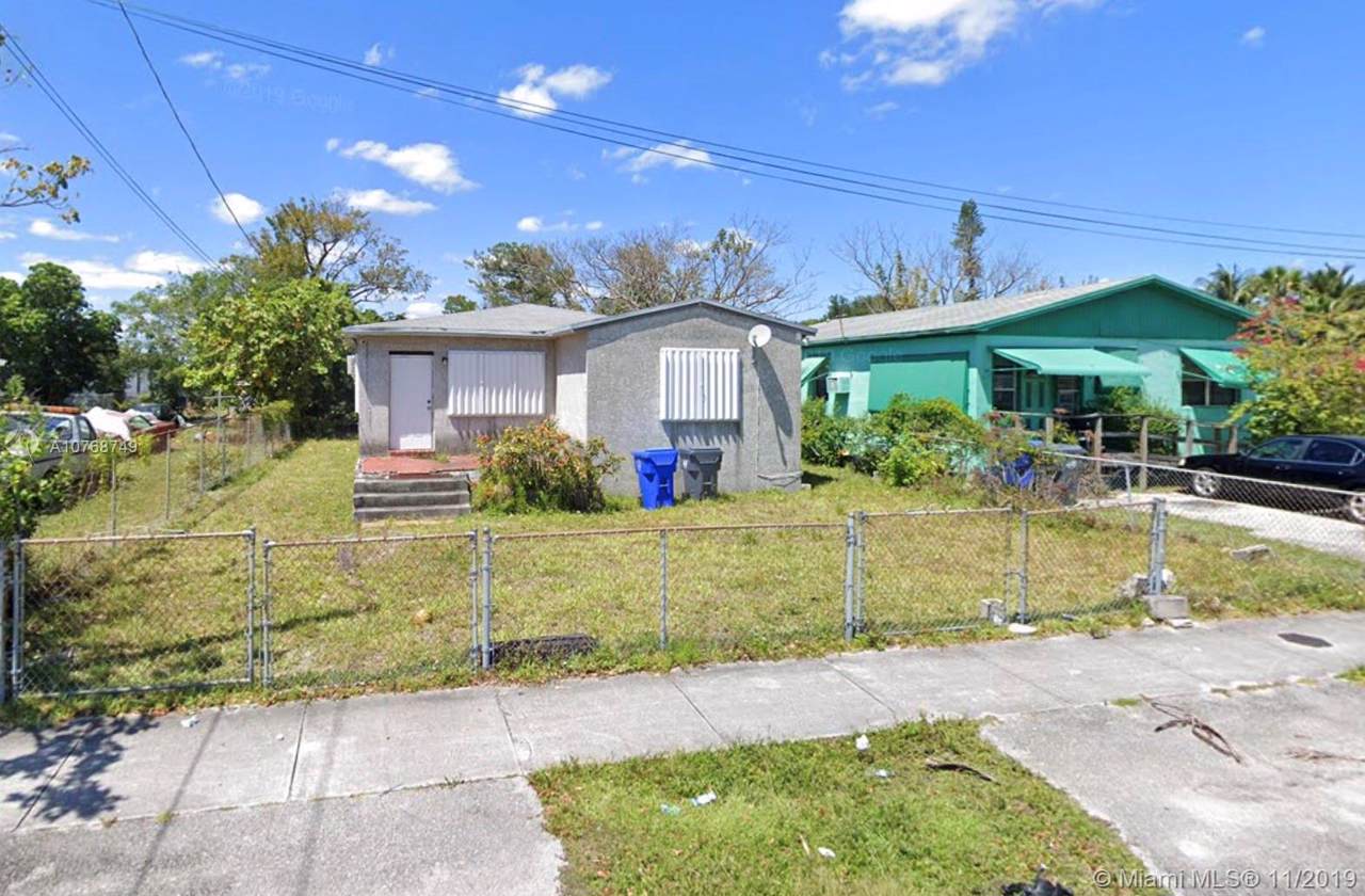 5011 19th St - Photo 1