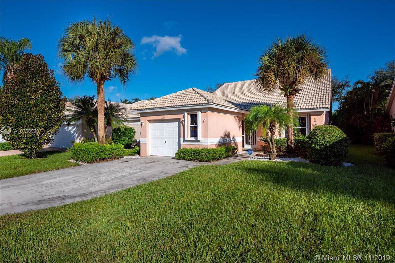 12790 Hampton Lakes Cir - Photo 1 12790 Hampton Lakes Cir - Photo 1