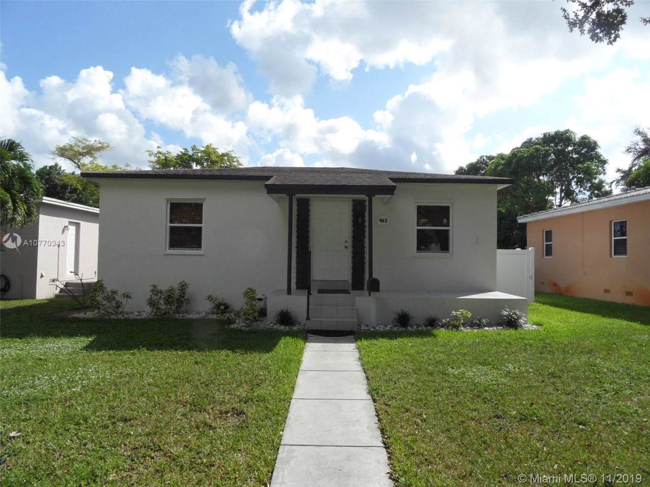 462 Wren Ave - Photo 1