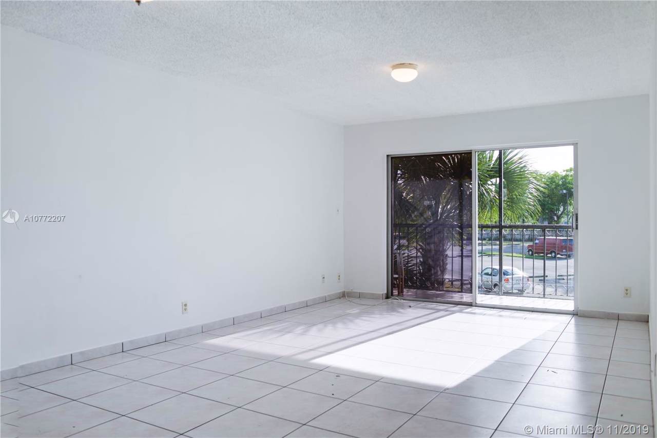 8005 Lake Dr - Photo 1