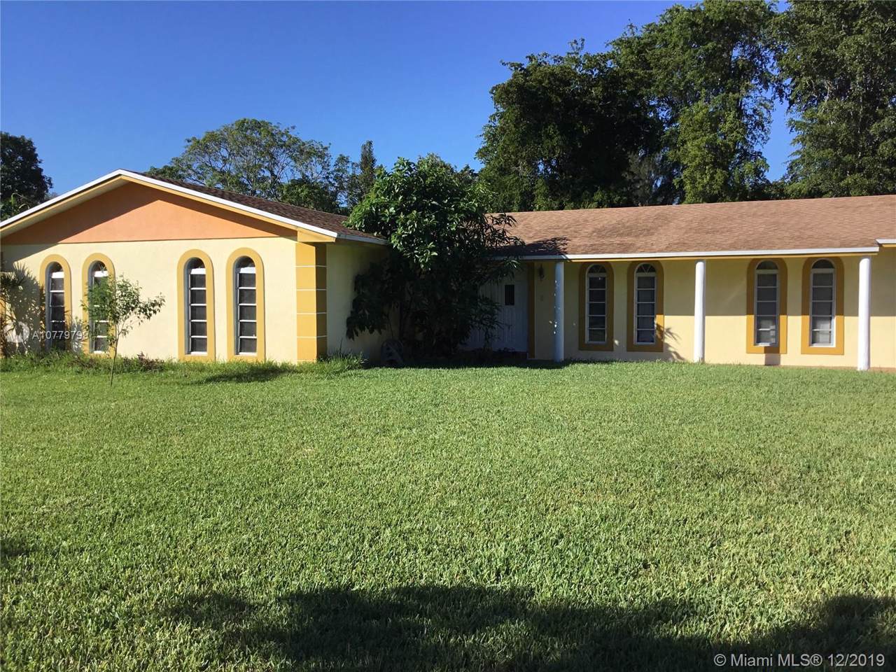 17720 20th Ave - Photo 1