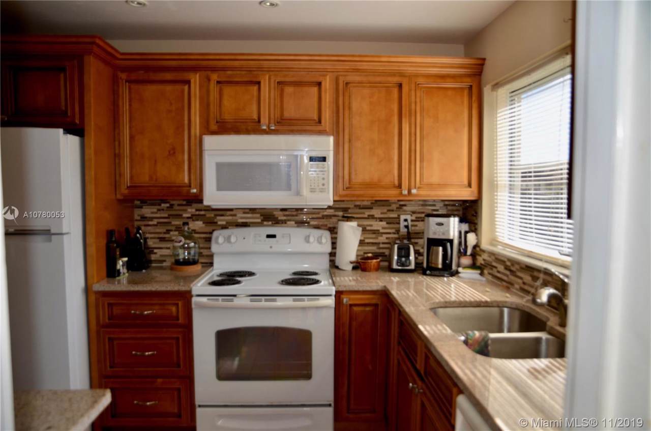 4047 16th St - Photo 1
