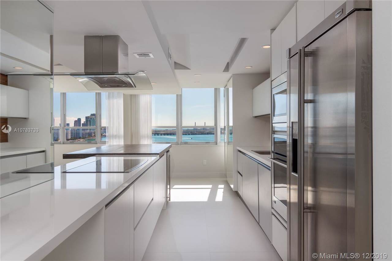 11 Island Ave - Photo 1