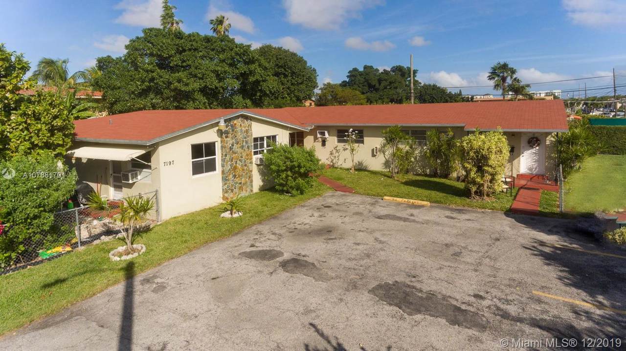 7191 23 St - Photo 1