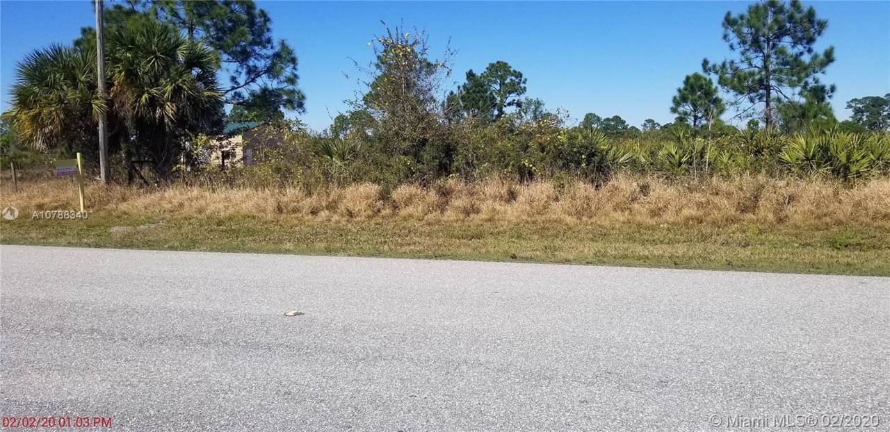 639 Hunting Club Avenue - Photo 1