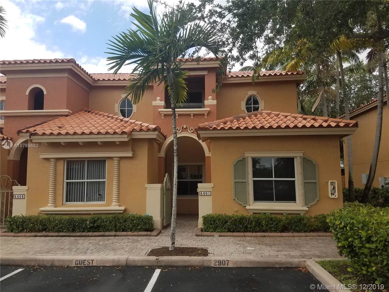 5001 Leeward Ln - Photo 1