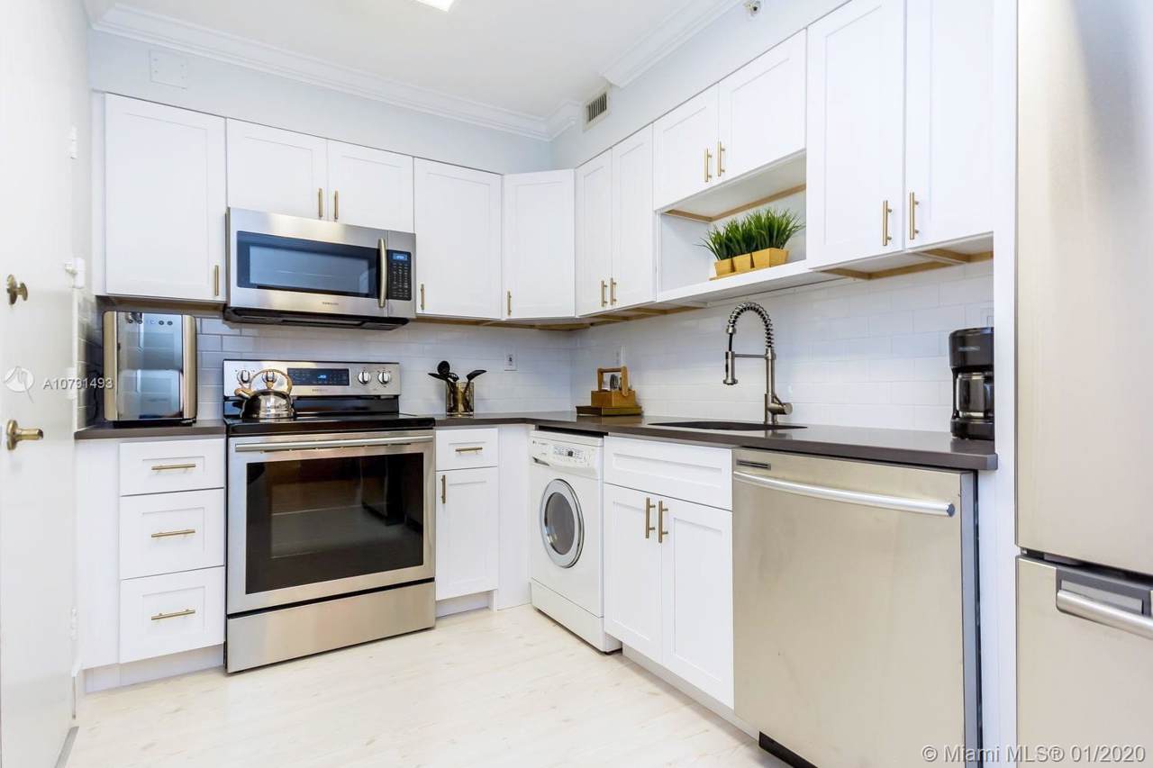 2501 Ocean Dr - Photo 1