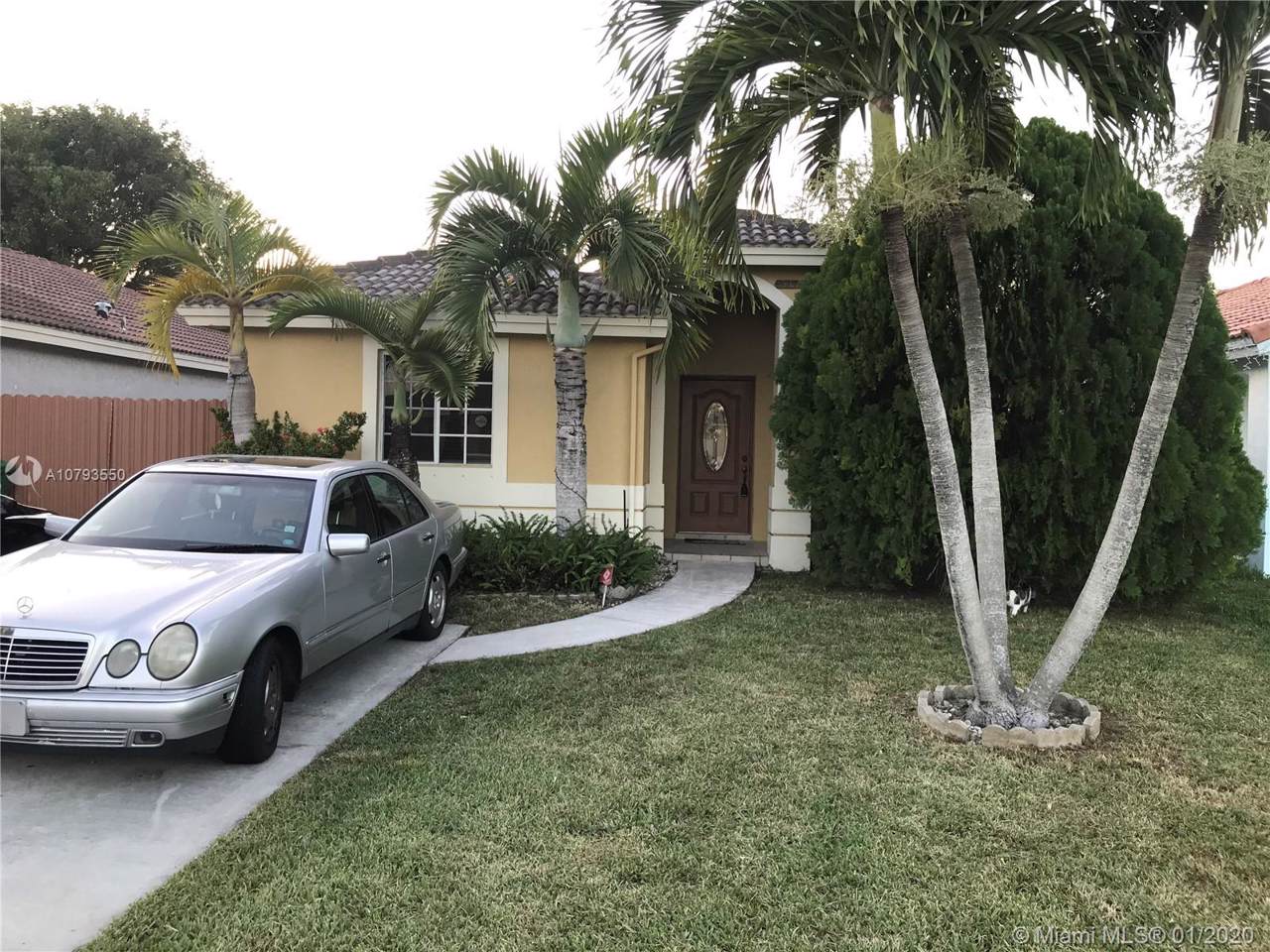 13986 151st Ct - Photo 1