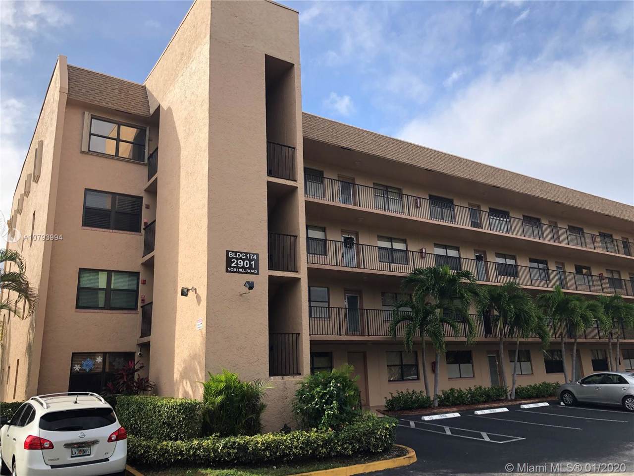 2901 N Nob Hill Rd - Photo 1