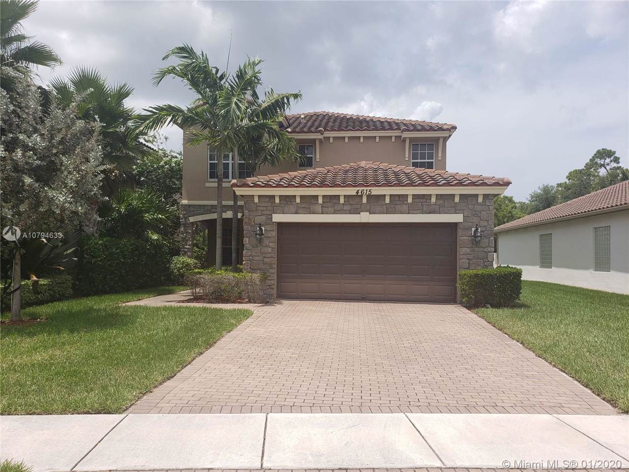 4615 Capital Dr - Photo 1