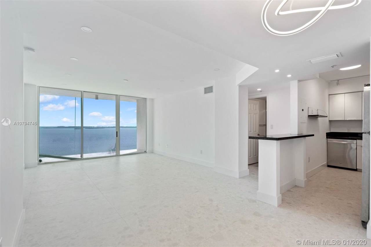 800 Claughton Island Dr - Photo 1