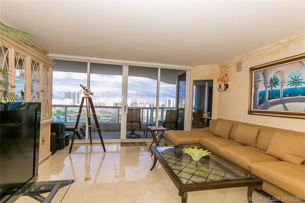 21205 Yacht Club Dr - Photo 1