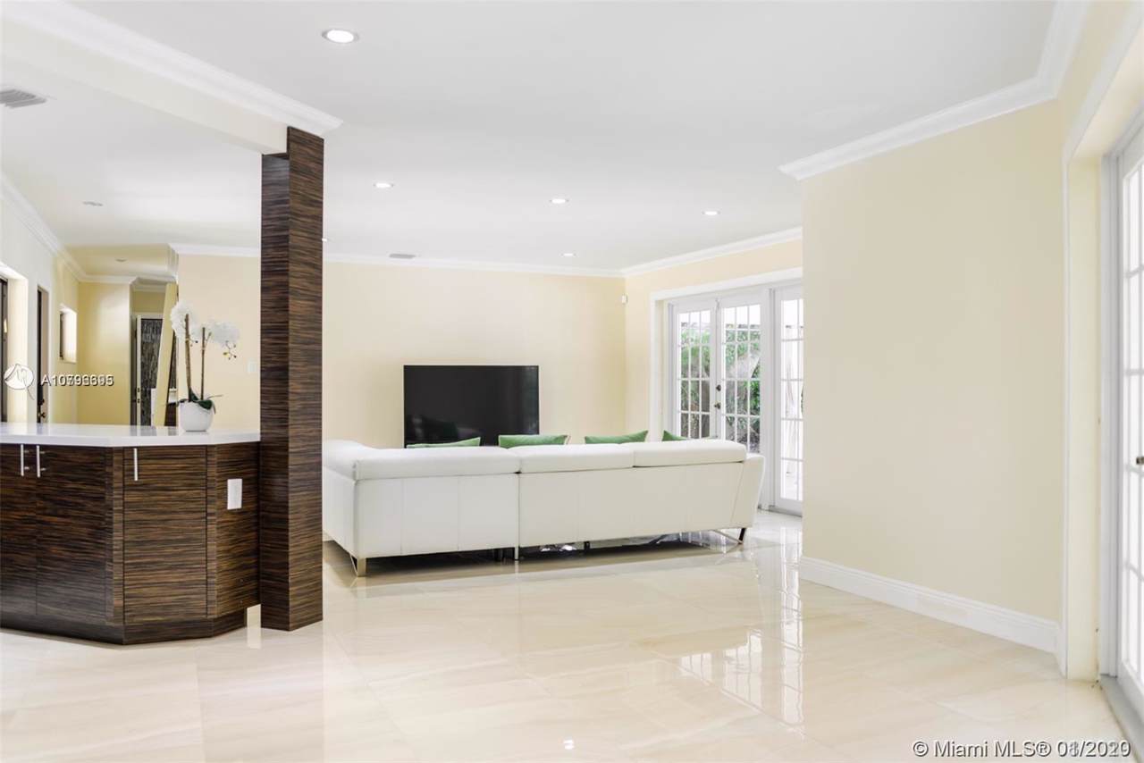 2880 23rd Ct - Photo 1