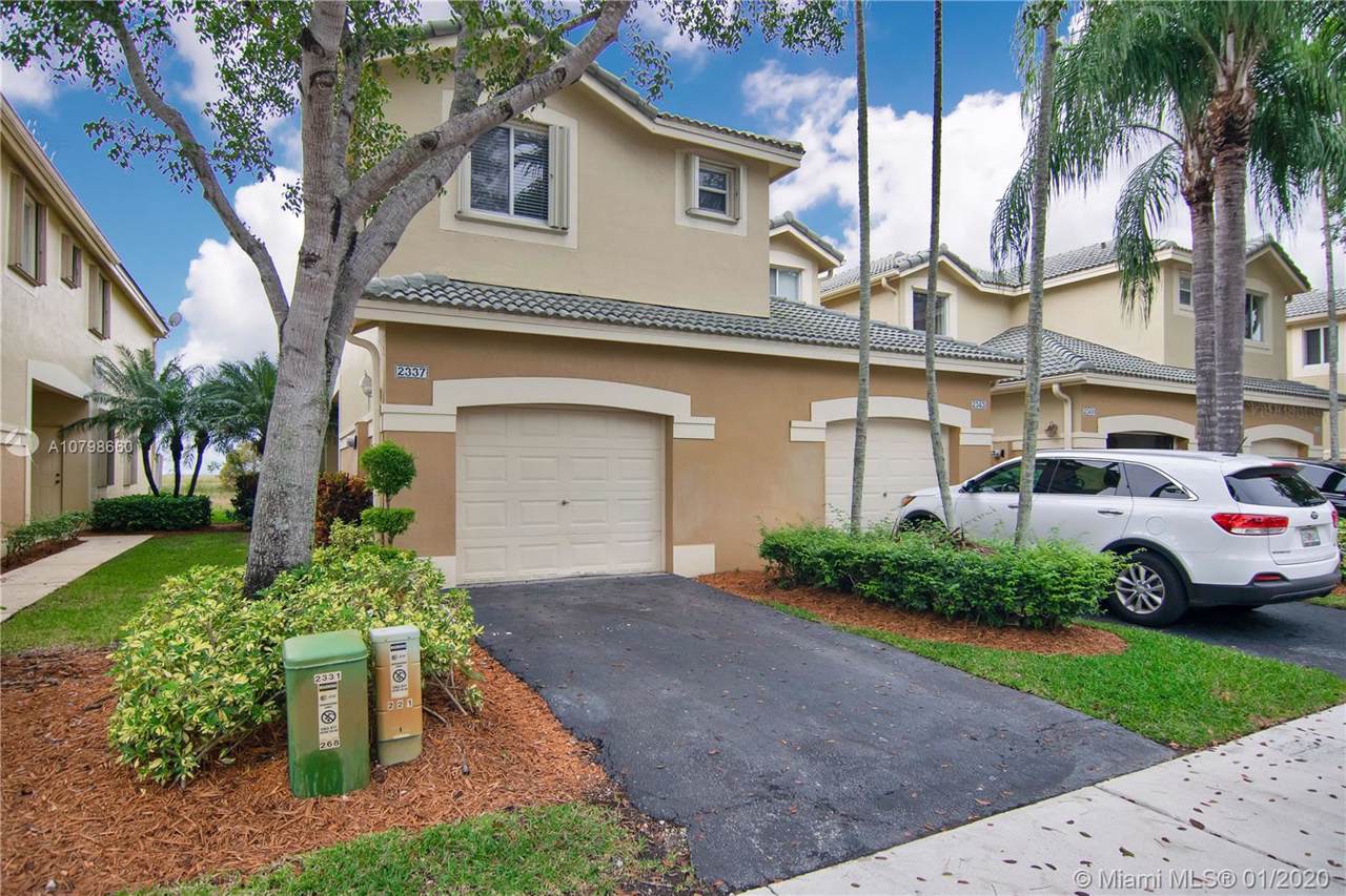 2337 Pasadena Way - Photo 1