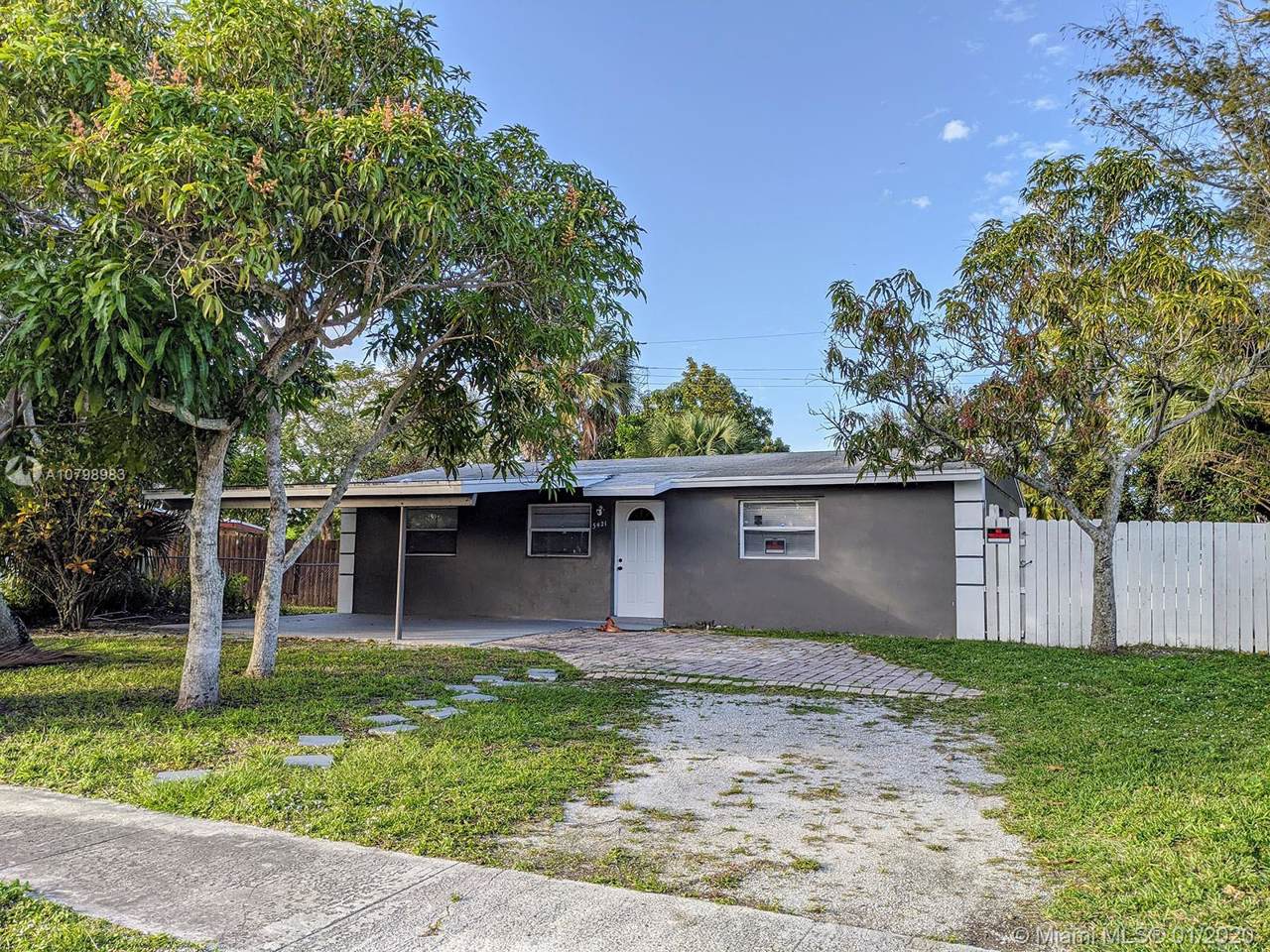5421 Helene Pl - Photo 1