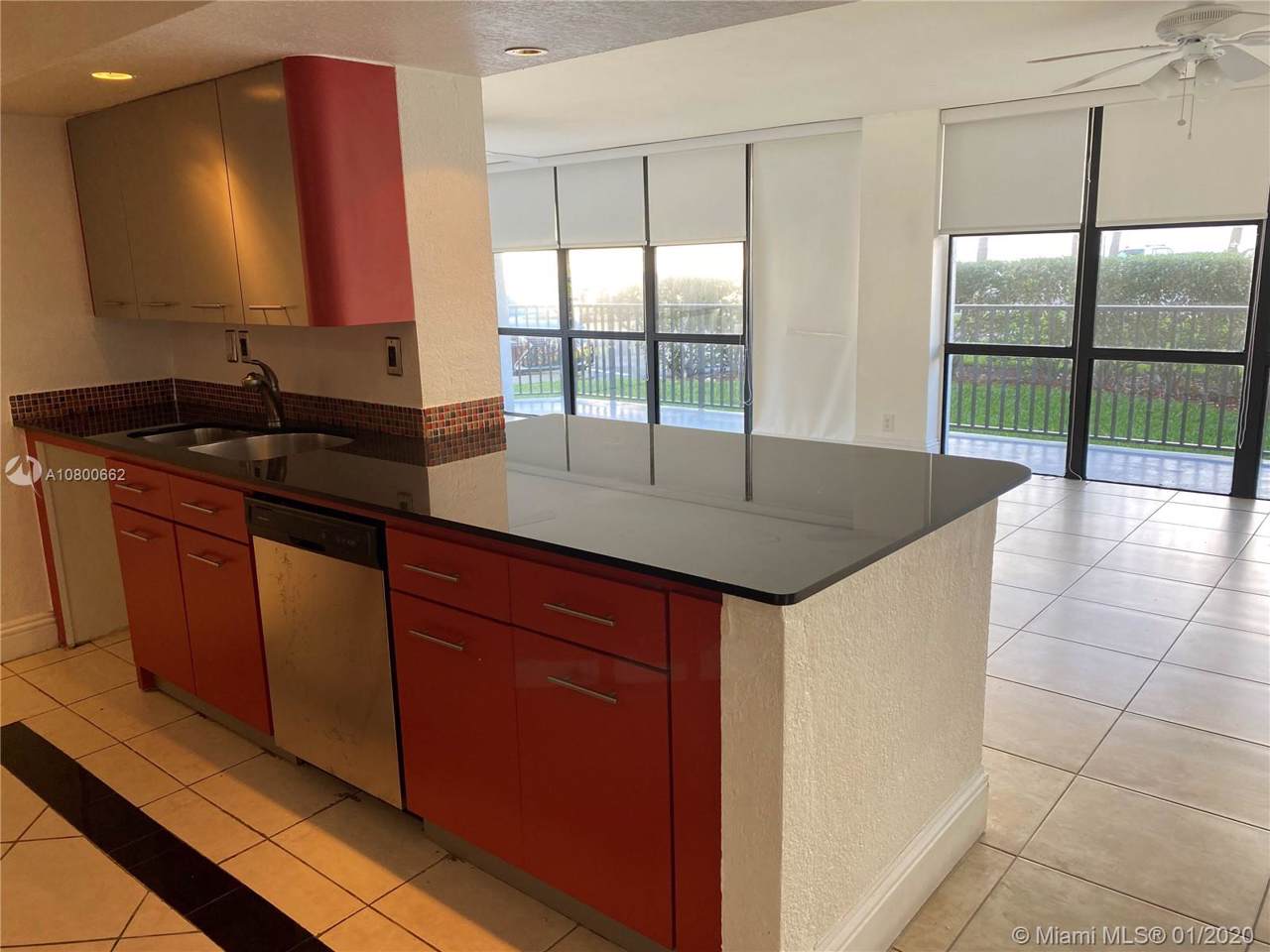 1000 Parkview Dr - Photo 1