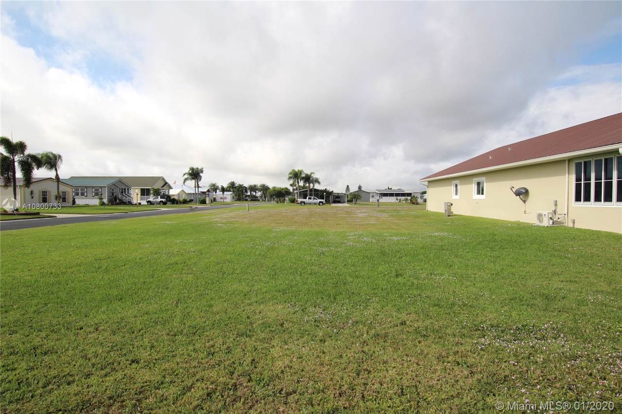 4421 8th Way - Photo 1 4421 8th Way - Photo 1