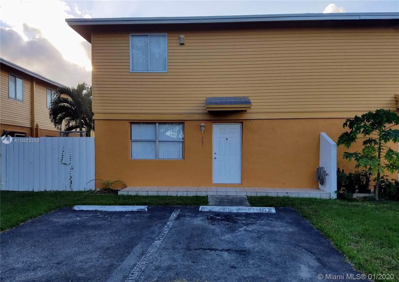 231 12th Ave - Photo 1