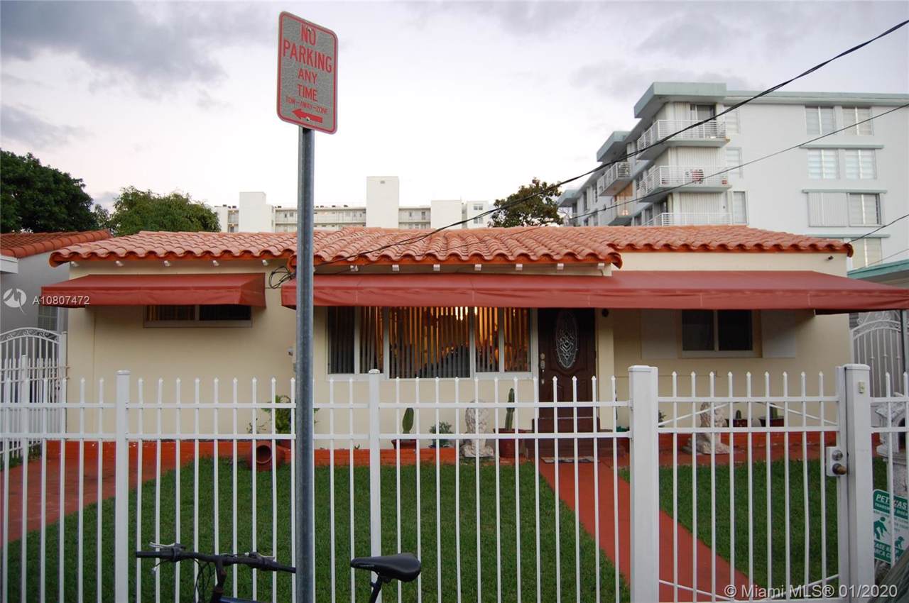 7821 Dickens Ave - Photo 1