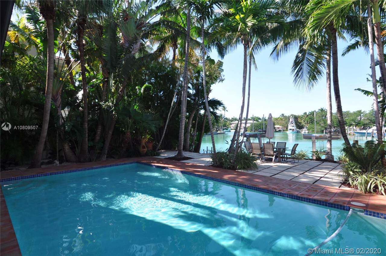 540 Harbor Dr - Photo 1