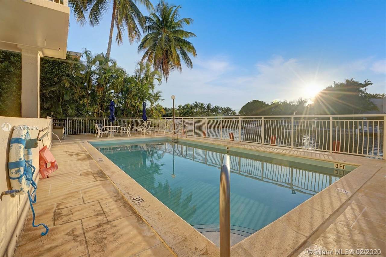 10140 Bay Harbor Dr - Photo 1
