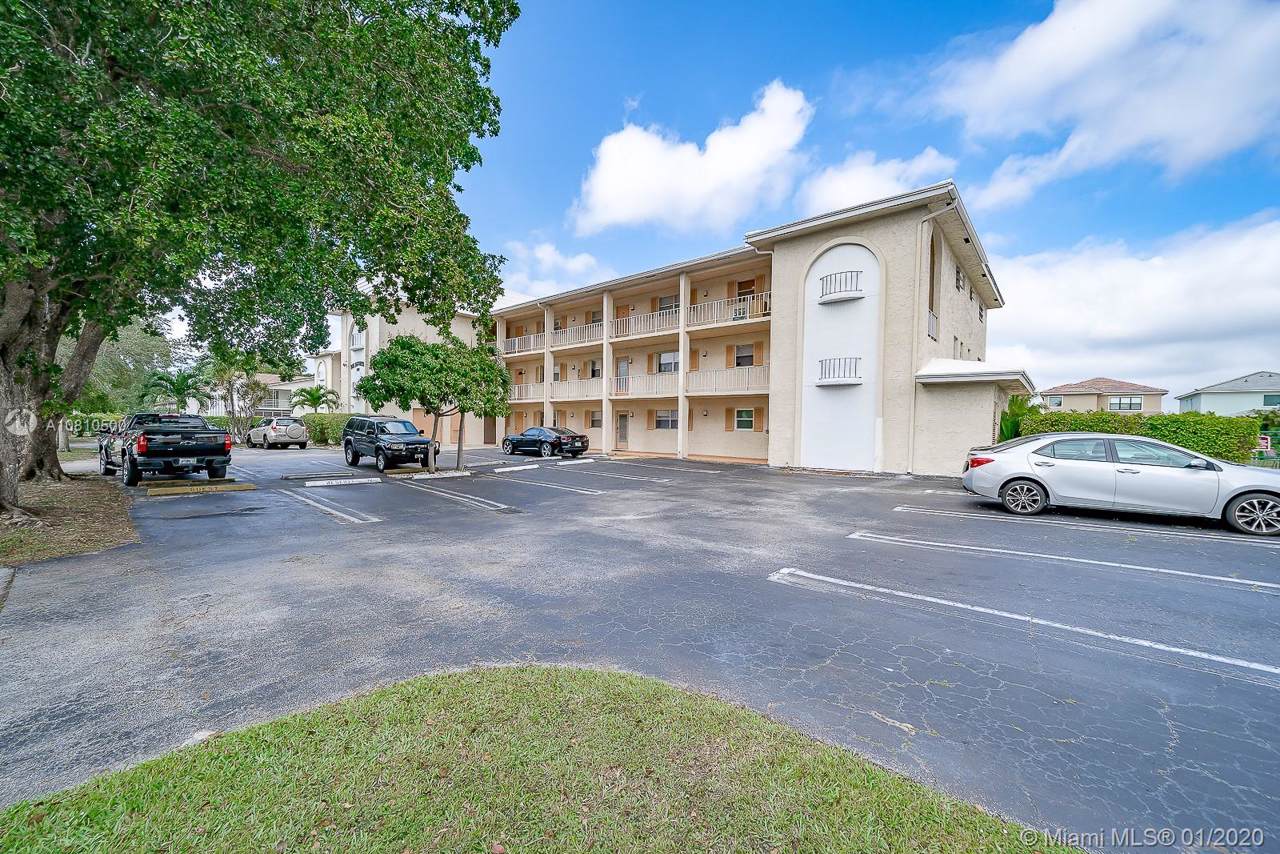 8821 38th Dr - Photo 1
