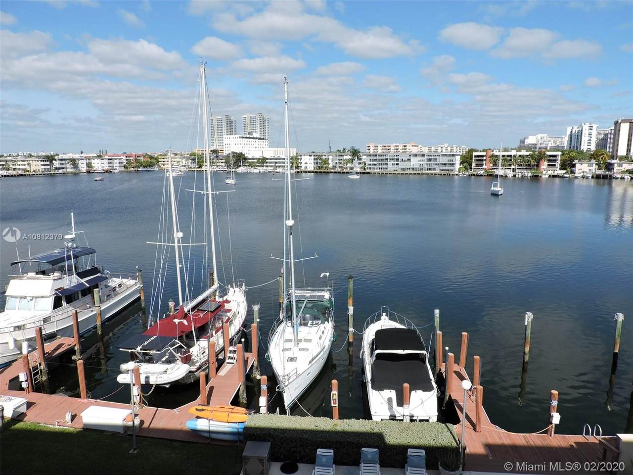 200 Golden Isles Dr - Photo 1