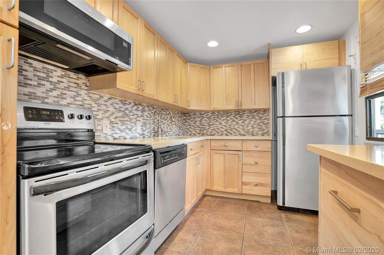 20400 Country Club Dr - Photo 1