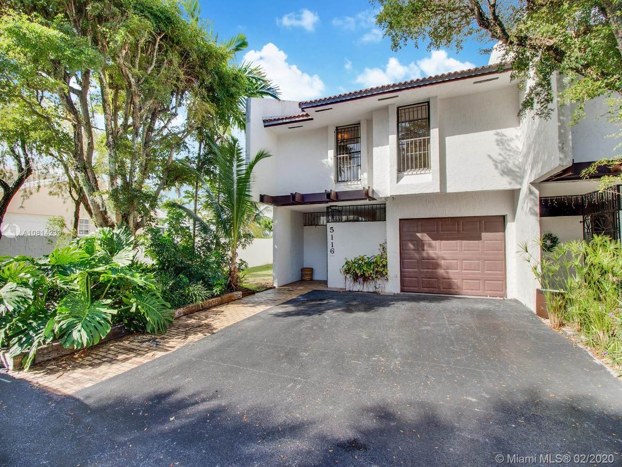 5116 72 Avenue - Photo 1