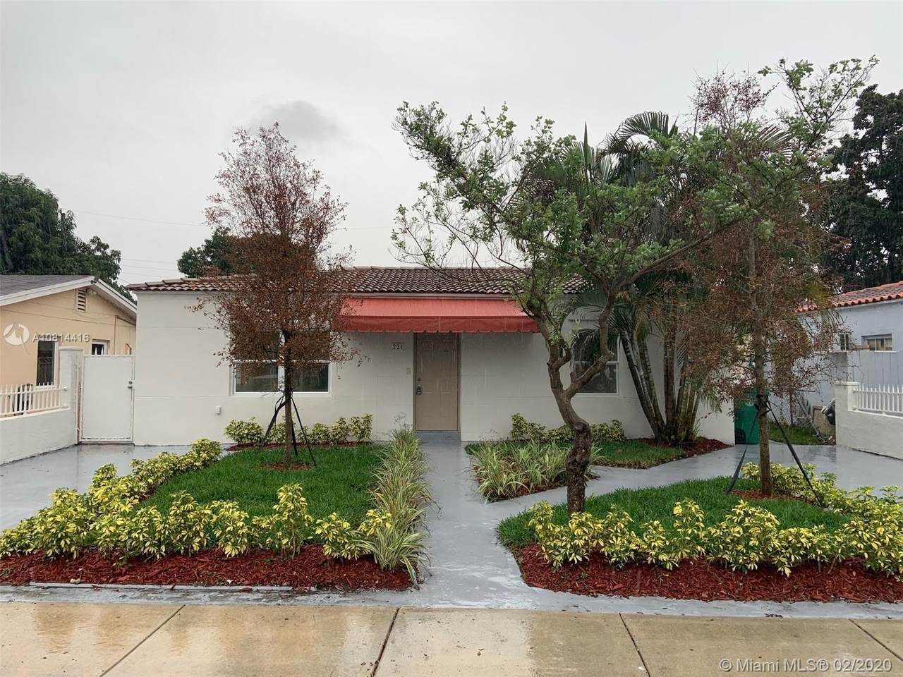 221 Flagami Blvd - Photo 1