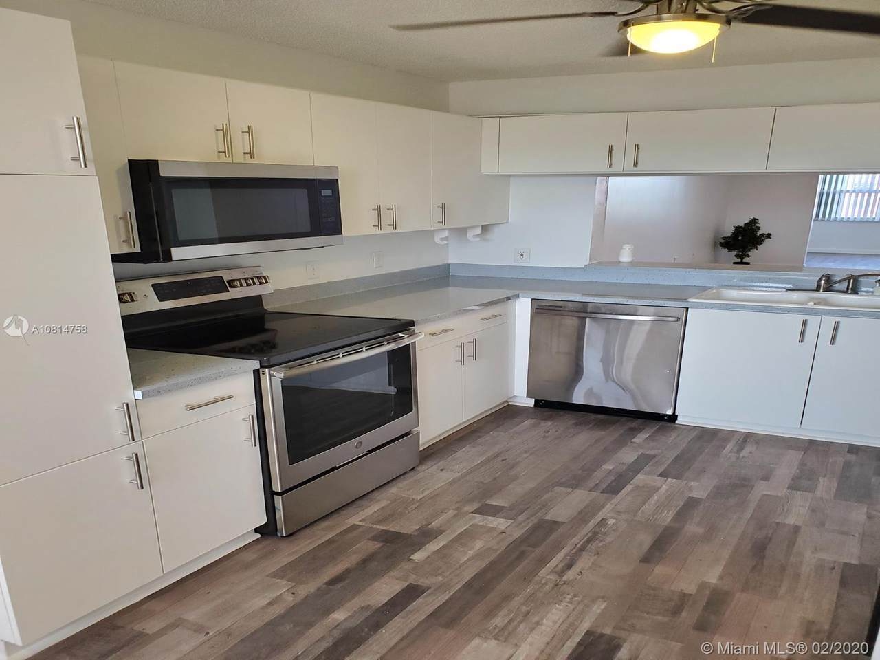 10155 24th Pl - Photo 1