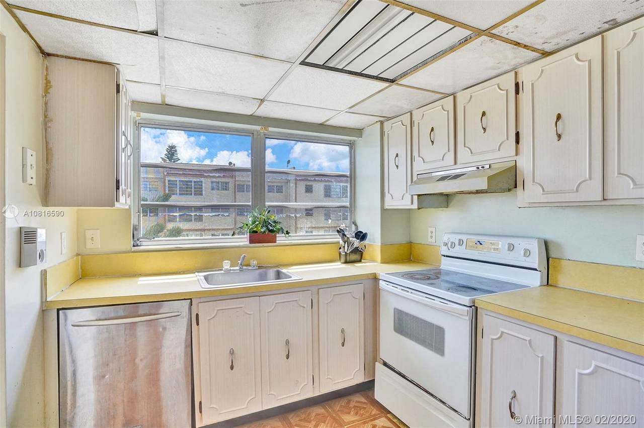 2301 41st Ave - Photo 1