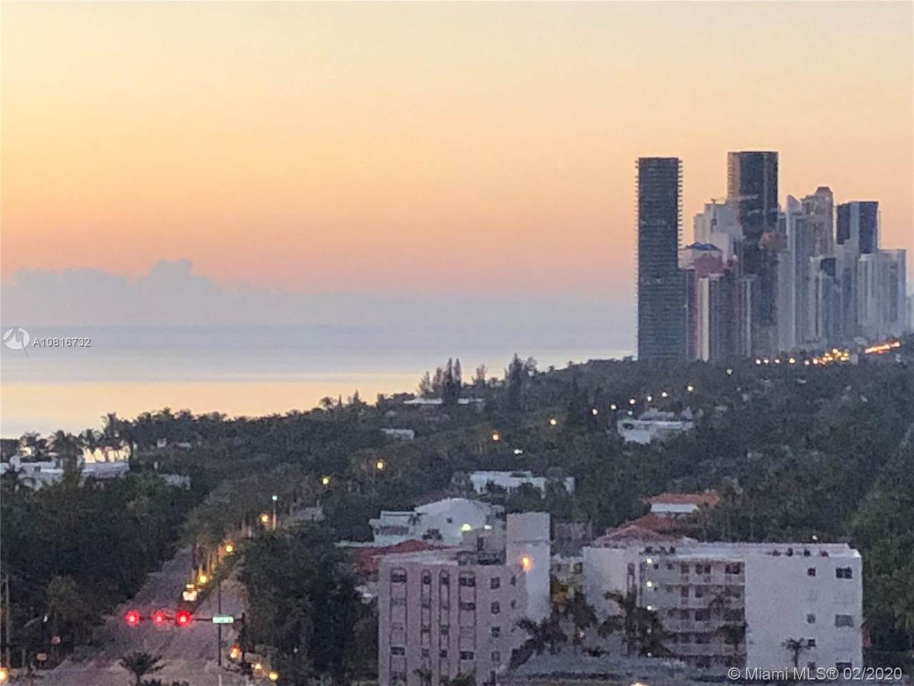 1985 Ocean Dr - Photo 1