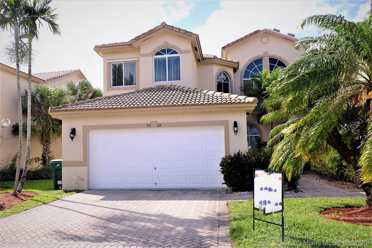 5023 Madison Lakes Cir W - Photo 1