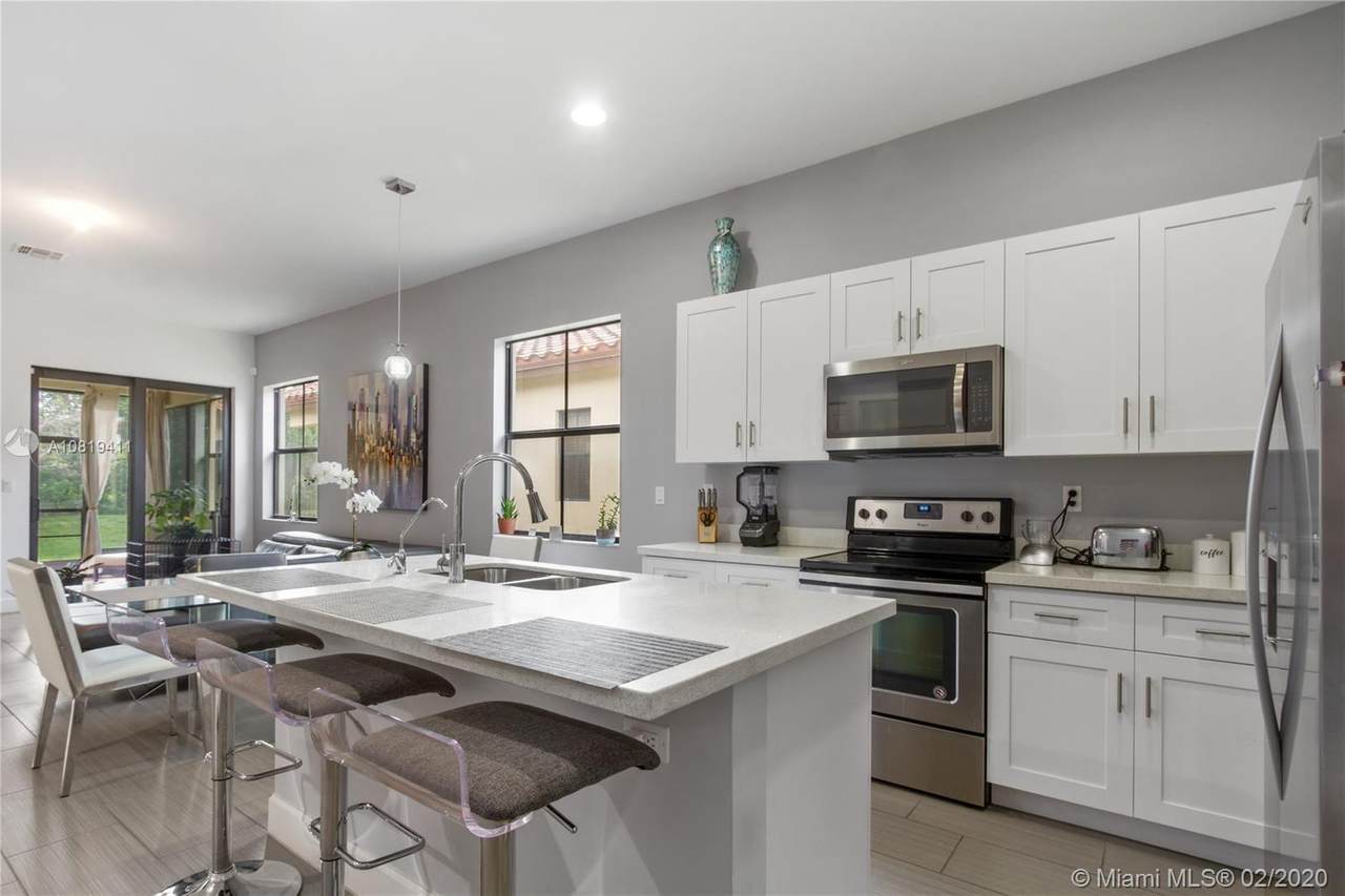 5112 48th Ln - Photo 1