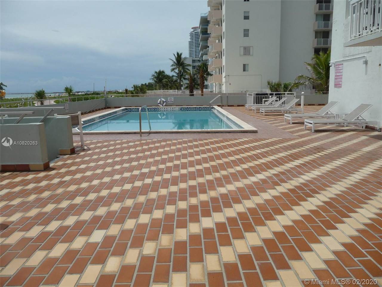 401 Ocean Dr - Photo 1